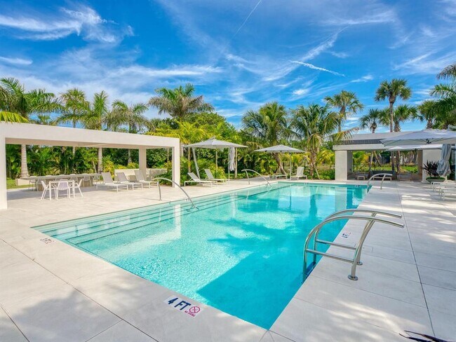 Building Photo - 1511 Gulf of Mexico Dr