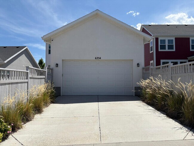 Building Photo - 6354 Upland View Dr
