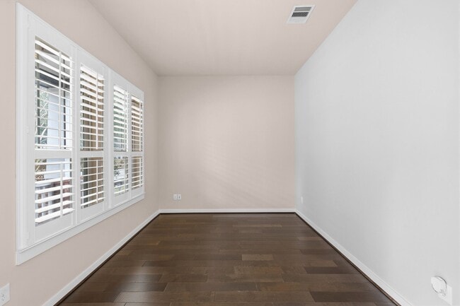 Building Photo - 17019 Seminole Ridge Dr