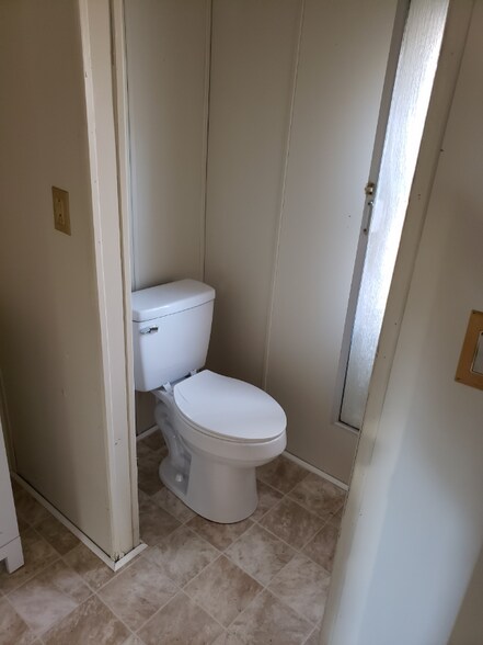Building Photo - 4018 Chestnut Woods Dr
