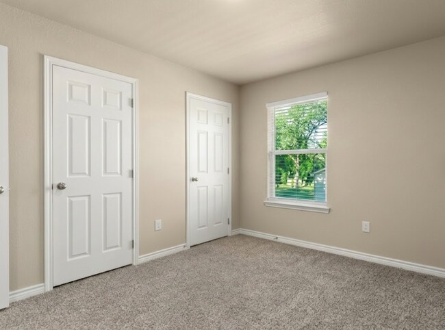 Building Photo - 1015 N 10th St