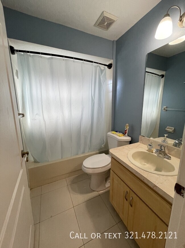 Building Photo - 611 Americana Blvd NE