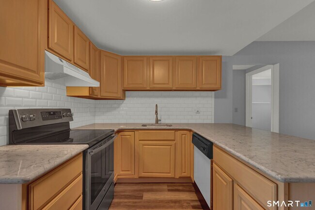 Building Photo - 1128 Windward Rd