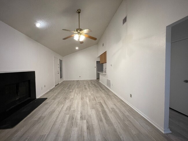 Building Photo - 2422-2424 Sherry Street