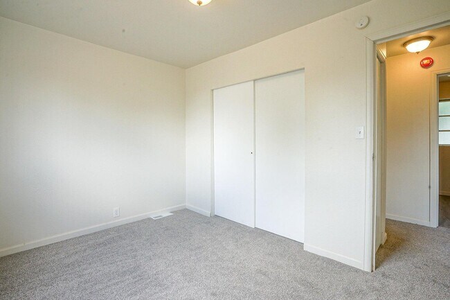 Building Photo - 2765 Applewood Dr