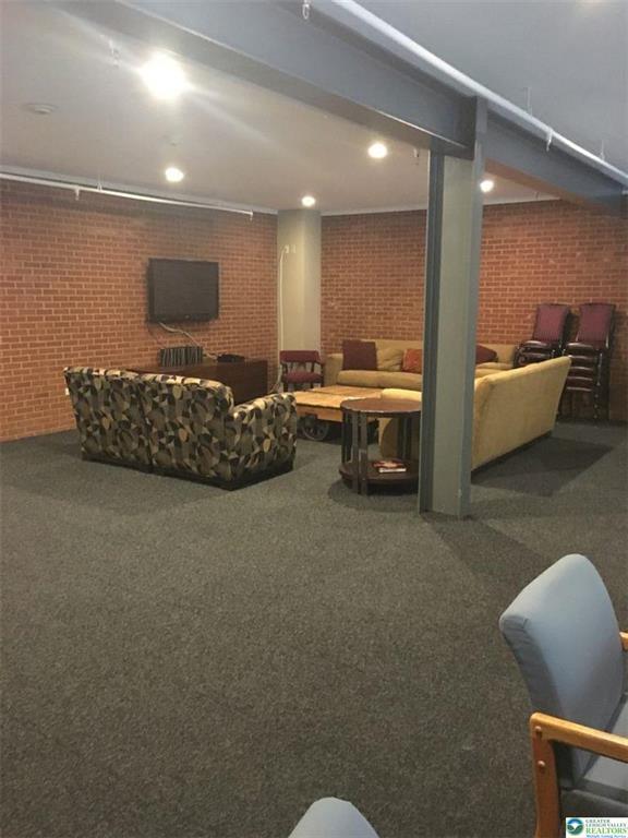 Building Photo - 11 W 2nd St