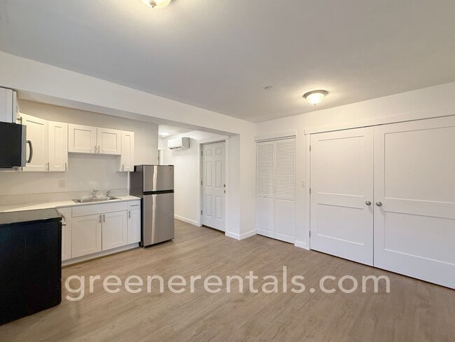 Building Photo - 1944 Olympia Ave NE