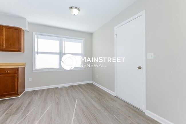 Building Photo - 3 Bedroom Pet-Friendly Home in Pleasant Hi...