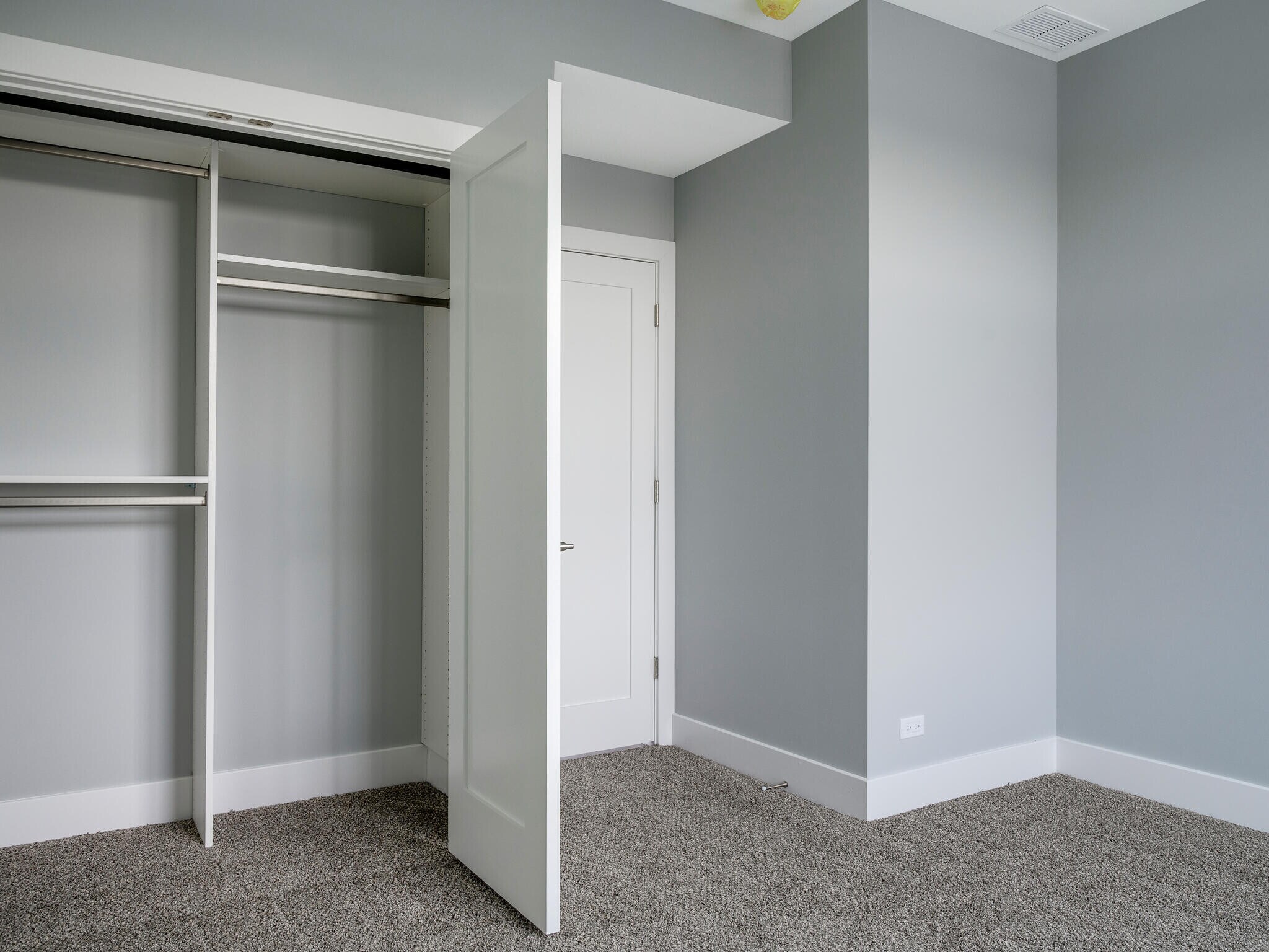 Building Photo - 5528 W Gettysburg St