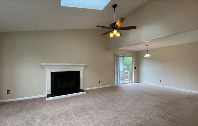 Building Photo - Charming Cul-de-Sac Retreat with Spacious Living & Private Backyard in Columbia, SC