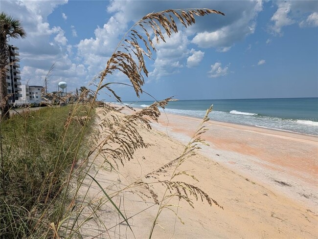 Building Photo - 34 N Ocean Palm Villas