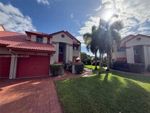 Building Photo - 7860 Lexington Club Blvd
