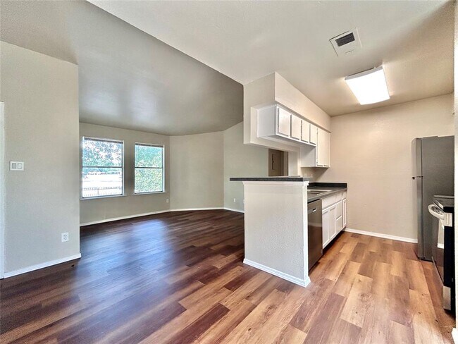 Building Photo - 7111 US-290