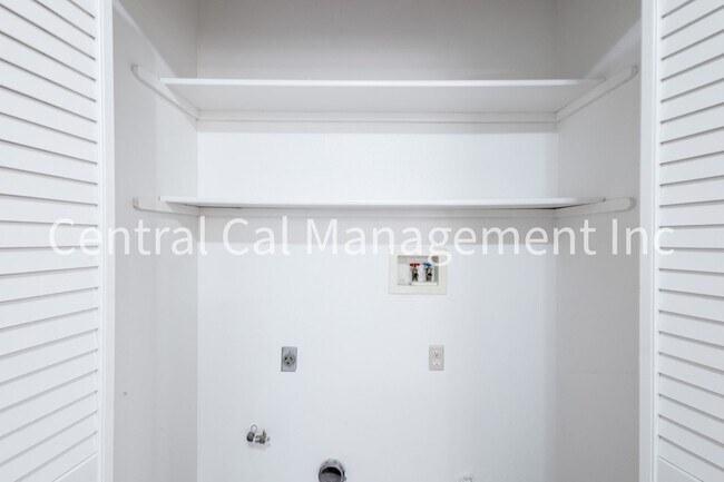Building Photo - 4207 Eton St