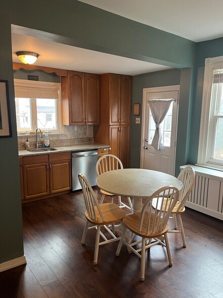 Building Photo - 511 Stanwood St