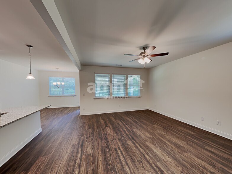 Building Photo - 7056 Creeksong Dr