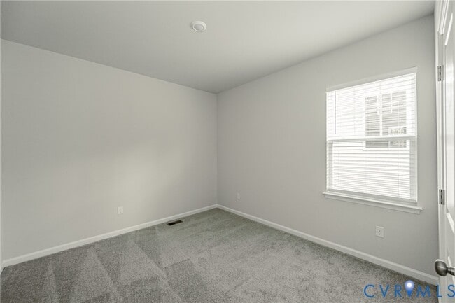 Building Photo - 6467 Fennec Run