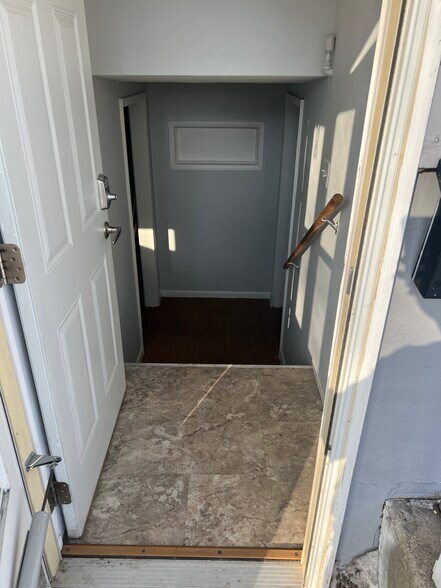 Building Photo - 306 5th St NW