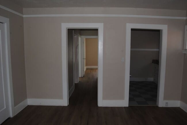 Building Photo - 2403 Sunset Ave