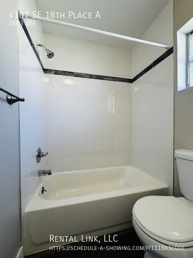 Building Photo - 4107 SE 18th Pl