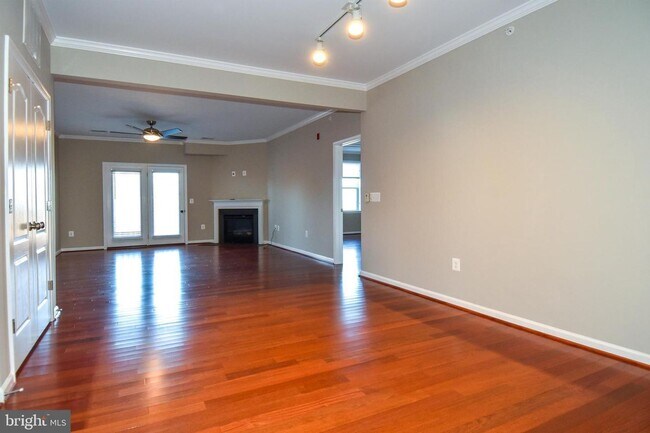 Building Photo - THIS IS AN ACTIVE ADULT, AGE RESTRICTED COMMUNITY. MUST BE 55+.