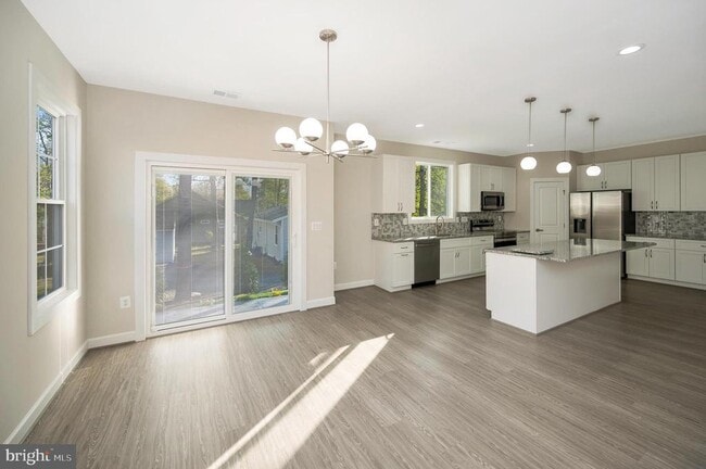 Building Photo - 400 Constitution Blvd