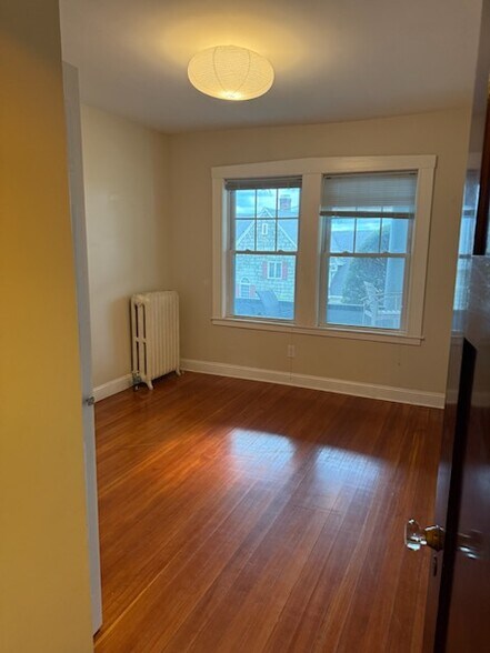 Building Photo - 106 Rockland St