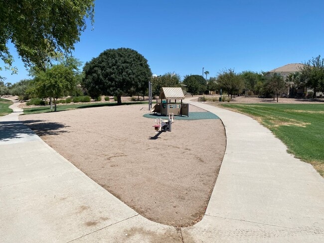 Building Photo - Dream Home in Power Ranch!