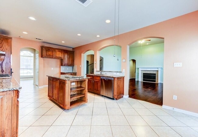 Building Photo - 5310 Lafayette Dr