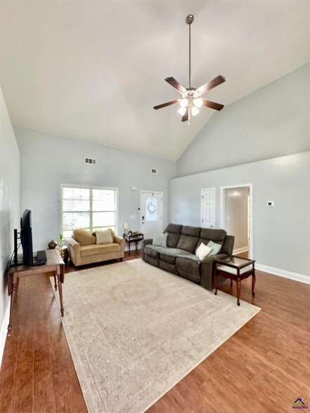 Building Photo - 508 Covington Cove