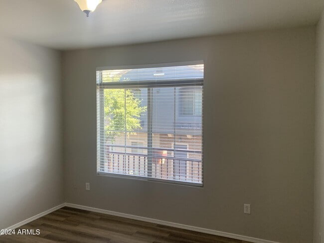 Building Photo - 280 S Evergreen Rd
