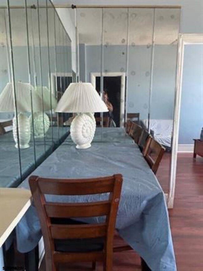 Building Photo - 2721 Boardwalk