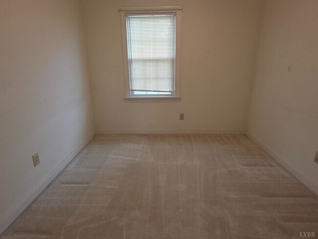 Building Photo - 42 Cavalier Ct