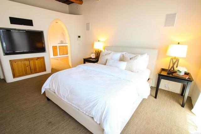 Building Photo - 2027 Glasgow Ave