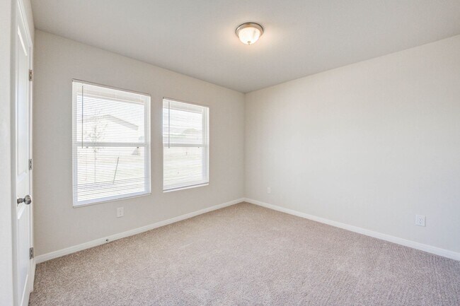 Building Photo - 4 bedroom home in Conroe!