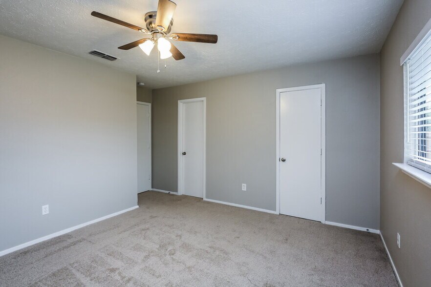 Building Photo - 3306 Seaboard Dr