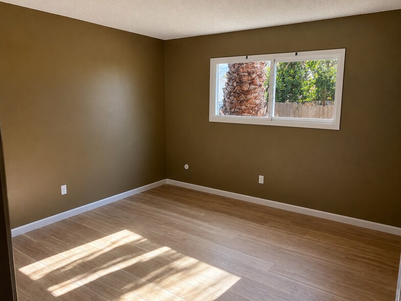 Building Photo - 1271 Murray Ave