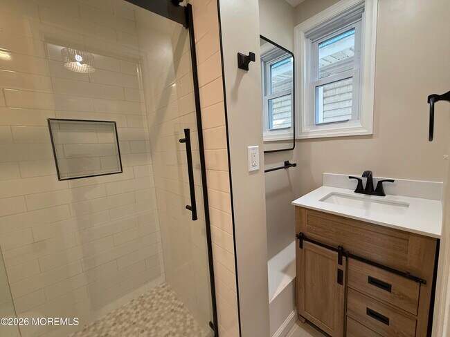 Building Photo - 1305 L St