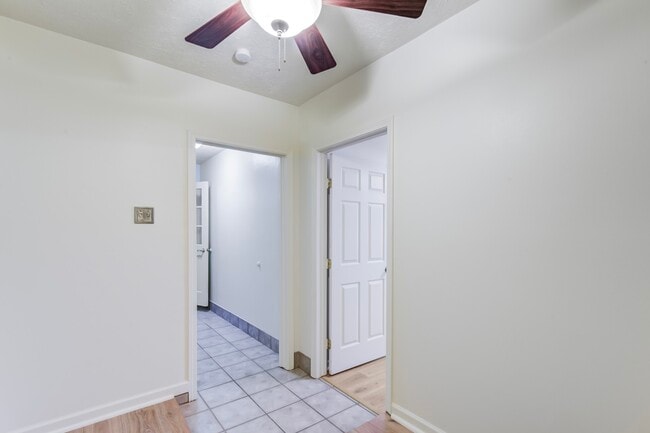 Building Photo - 3811 Bennett Dr