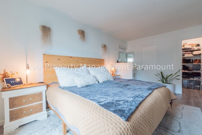 Building Photo - For Rent: Modern 2-Bedroom, 2-Bath Townhou...