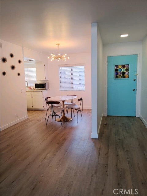 Building Photo - 1421 N Sunrise Way