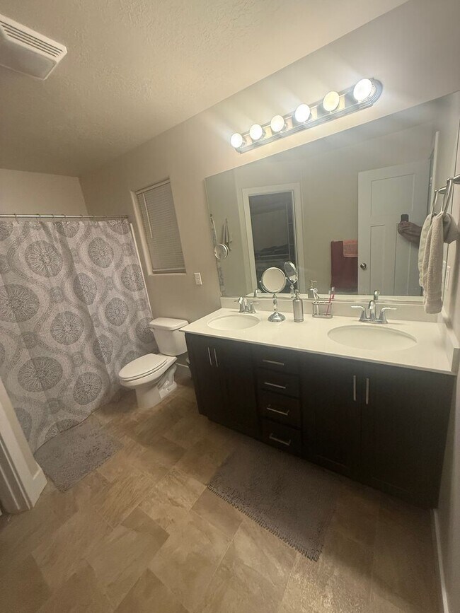 Building Photo - Three Bedroom Available