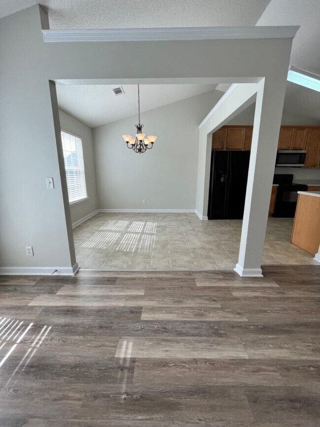 Building Photo - 110 Faybrook Dr