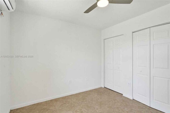 Building Photo - 2120-2122 Thomas St # 2122 HOLLYWOOD, FL 33020
