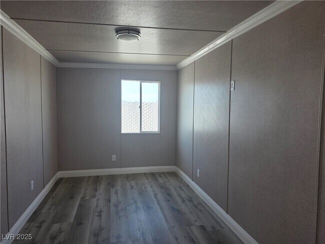 Building Photo - 1611 E Gamebird Rd