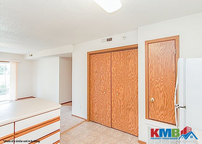 Building Photo - 43 Westside Dr