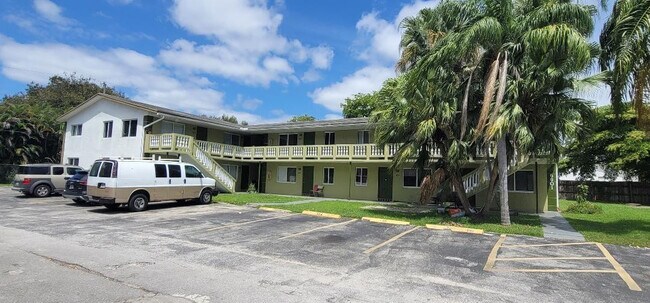 Building Photo - 6601 SW 46th St