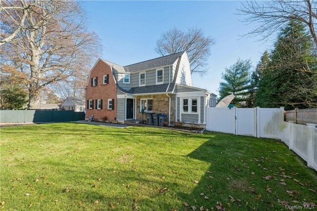 Building Photo - 353 Old Mamaroneck Rd