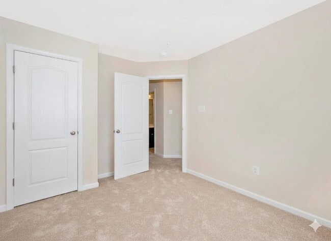 Building Photo - 1104 Frontline Dr