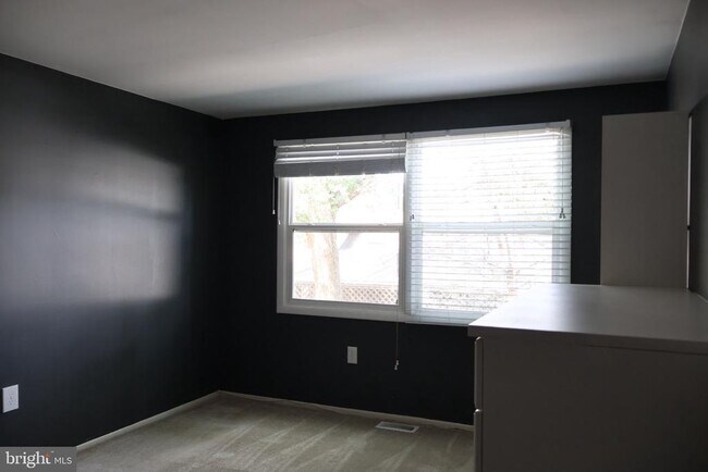 Building Photo - 5218 Caroline Cir